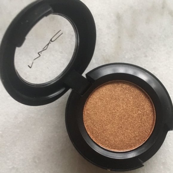 Last one! MAC AMBER LIGHTS eyeshadow NIB Frost - Picture 4 of 8